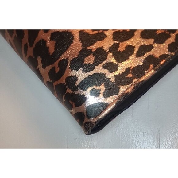 BETSEY JOHNSON CHEETAH LEOPARD PRINT COSMETICS CASE HANDBAG WRISTLET *READ - Picture 12 of 16